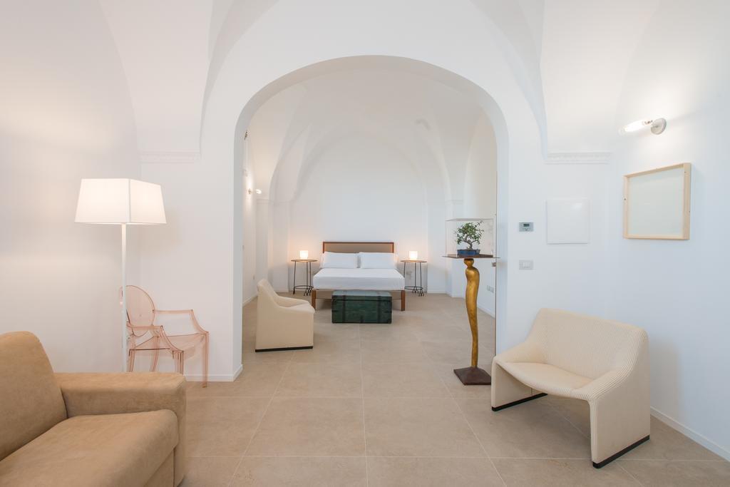 Le Bifore Charming House Lecce Bagian luar foto