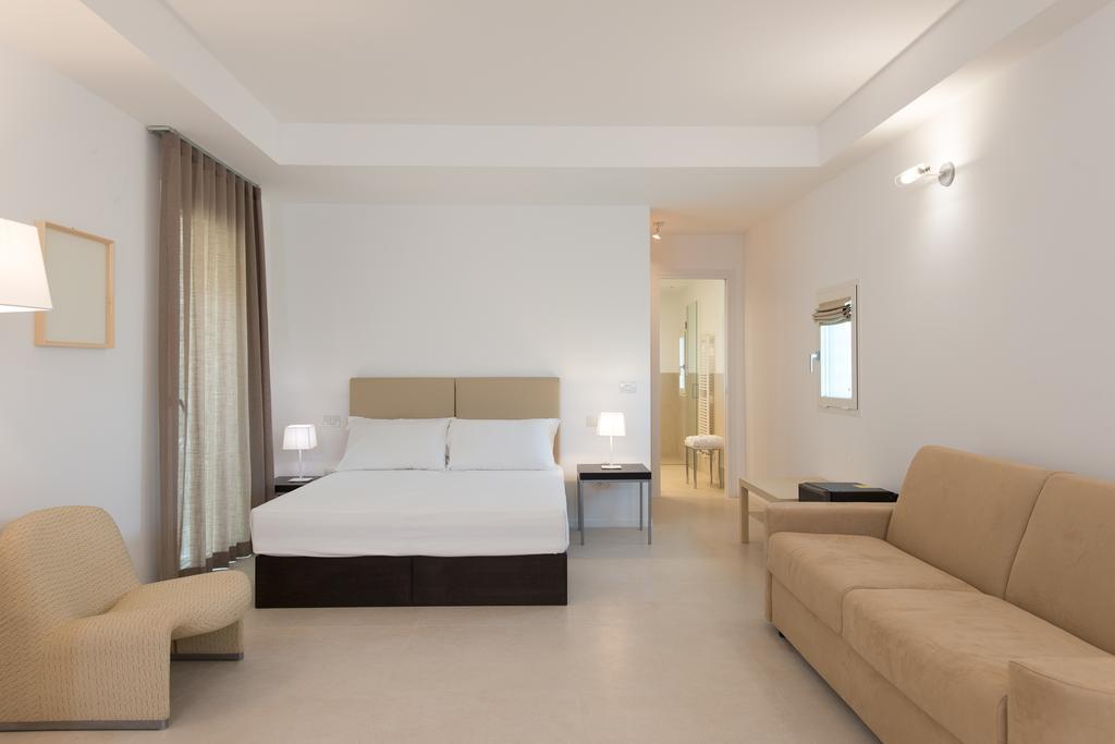 Le Bifore Charming House Lecce Bagian luar foto