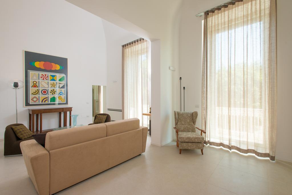 Le Bifore Charming House Lecce Bagian luar foto