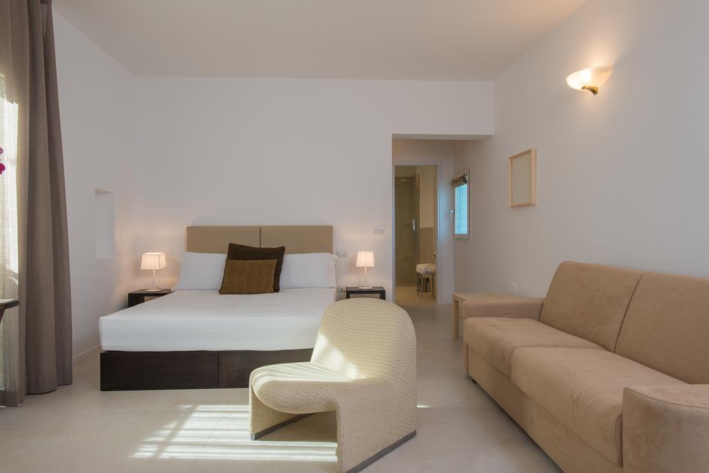 Le Bifore Charming House Lecce Bagian luar foto