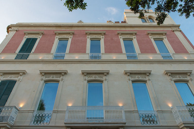 Le Bifore Charming House Lecce Bagian luar foto