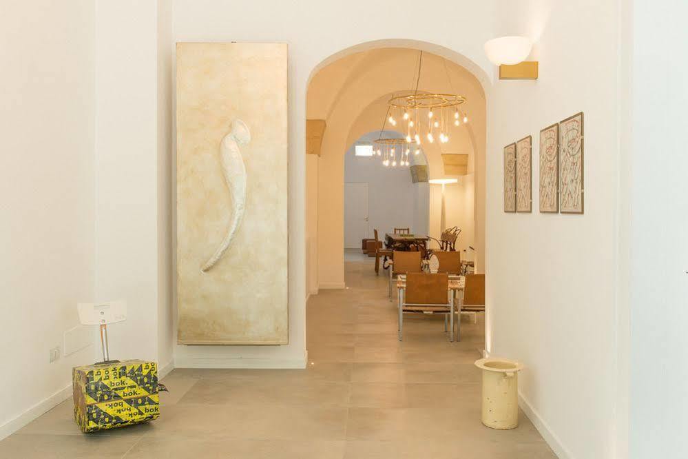 Le Bifore Charming House Lecce Bagian luar foto