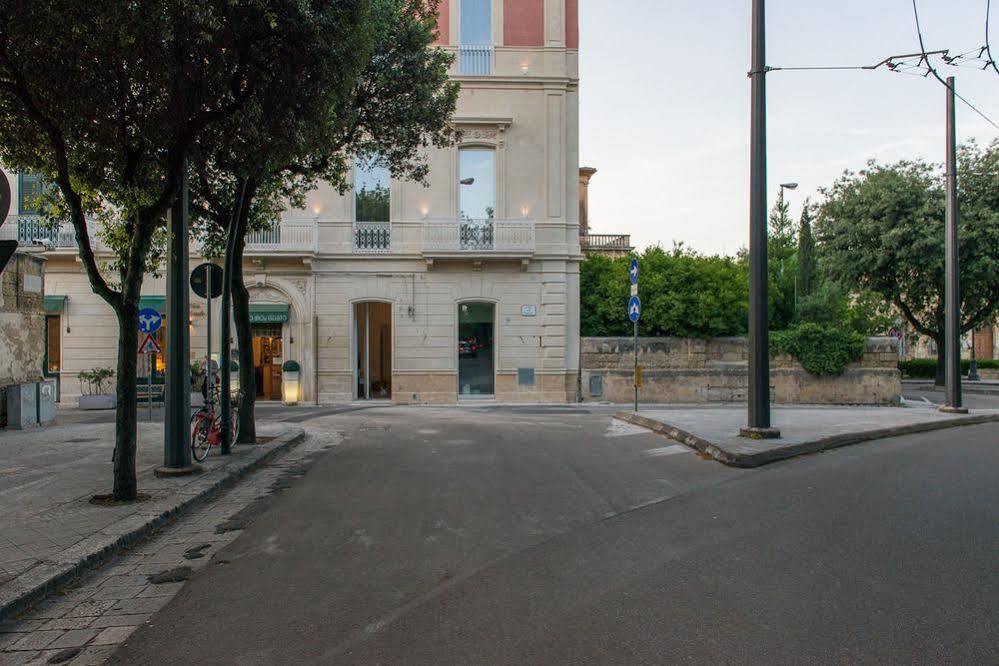 Le Bifore Charming House Lecce Bagian luar foto