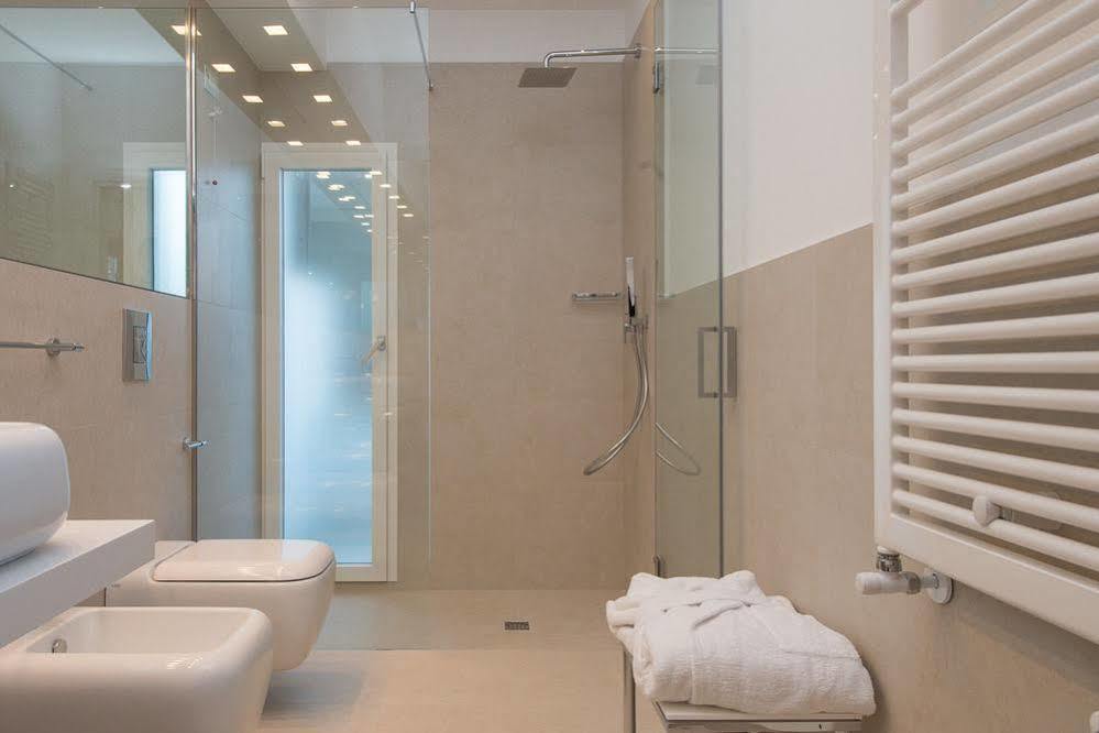 Le Bifore Charming House Lecce Bagian luar foto