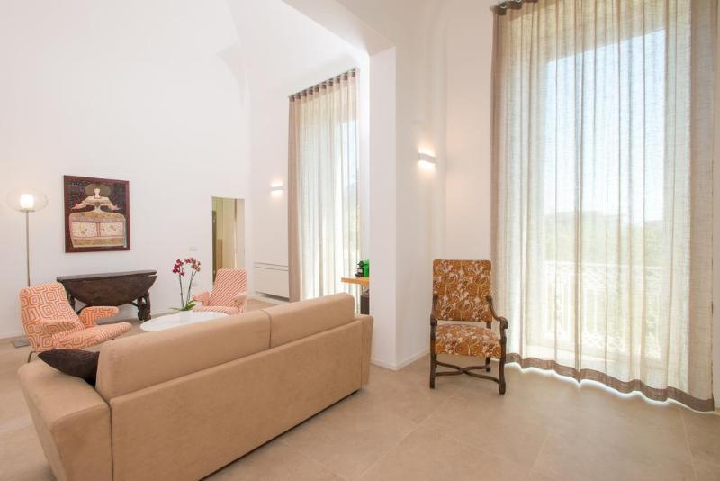 Le Bifore Charming House Lecce Bagian luar foto